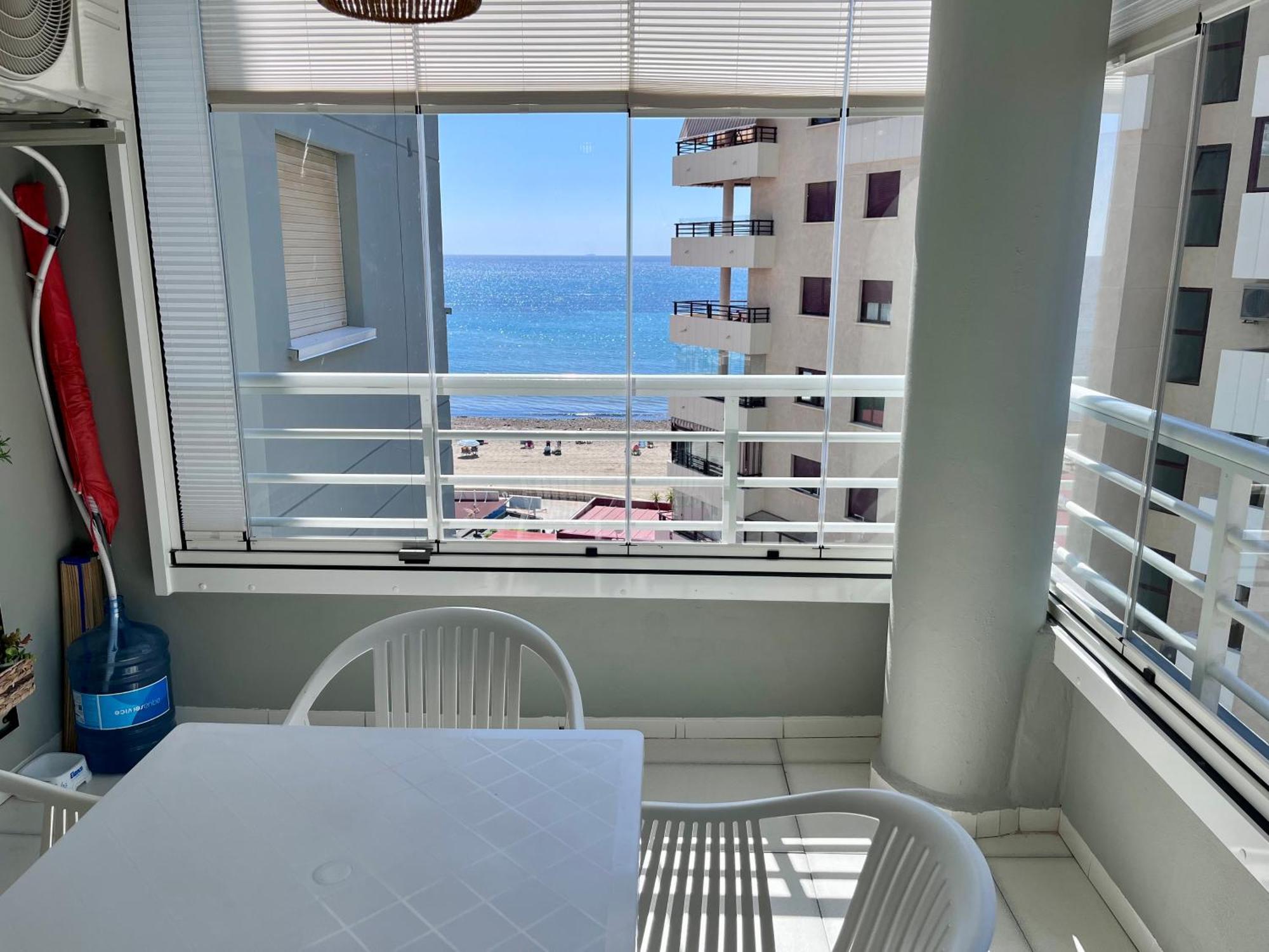 Modern Apartment On The Beach With Pool 칼페 외부 사진
